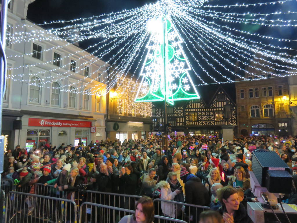 Final Preparations for a Cracking Christmas Lights Switchon